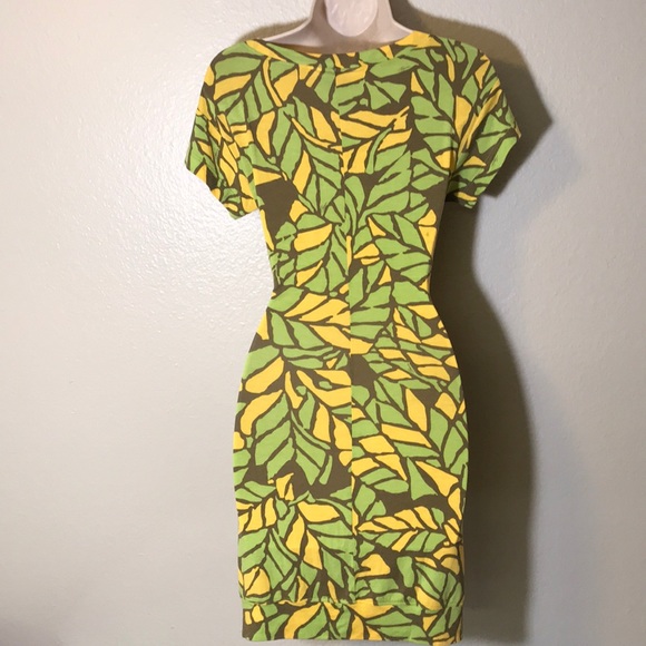 NEW Trina Turk Signed T-Shirt Dress - Picture 3 of 5